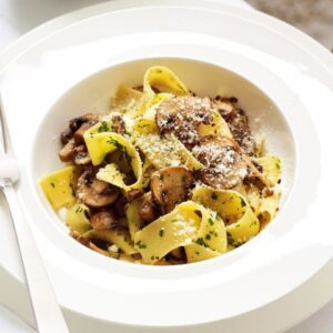 PAPPARDELLE CON FUNGHI DI BOSCO (SERVED WITH CREAM OR VEGAN CREAM)