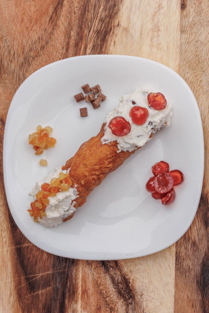 LARGE SICILIAN CANNOLI